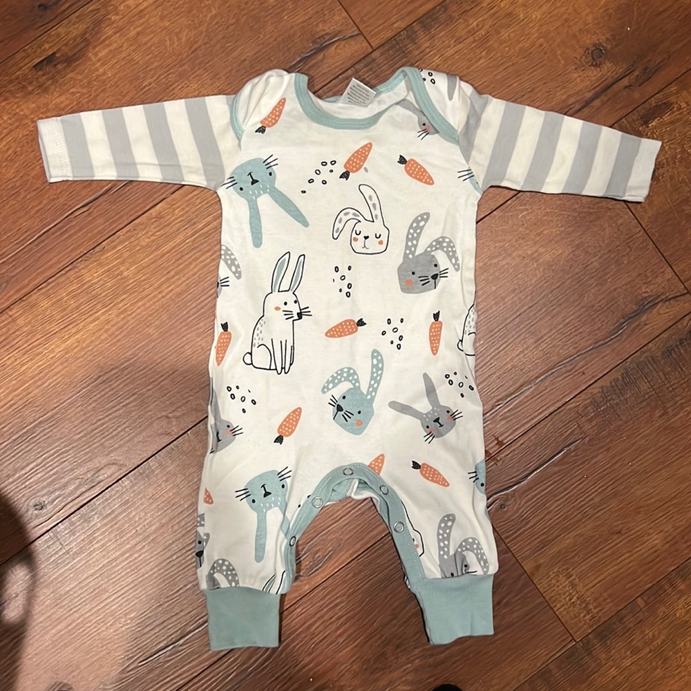 Tesa baby bunny one piece